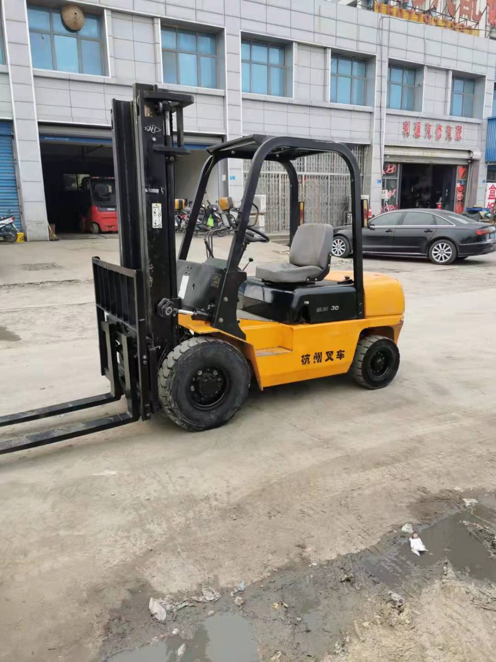 上海嘉定區重型設備租賃全攻略 吊車、叉車與清障車一站式服務